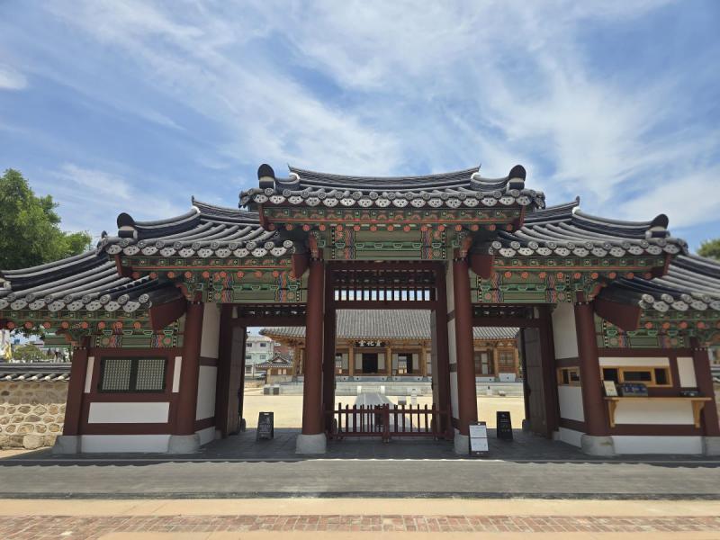 전라감영지 내삼문, 전통안료 사용한 단청 복원공사 완료